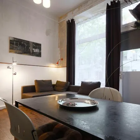 Altbauwohnung Mit 3 Baedern 柏林