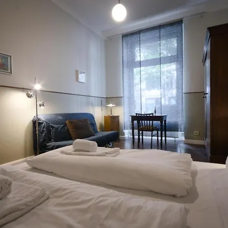 公寓 Altbauwohnung Mit 3 Baedern *