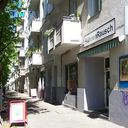 Altbauwohnung Mit 3 Badern Apartment *