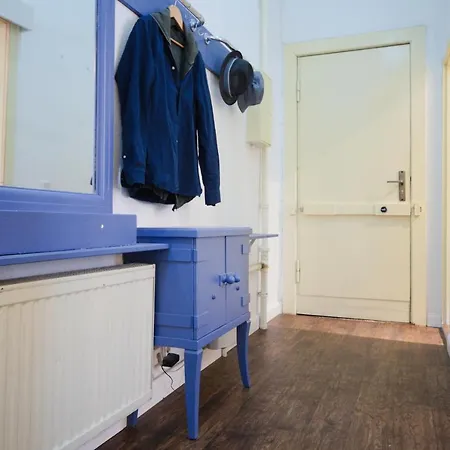 Altbauwohnung Mit 3 Baedern Apartamento