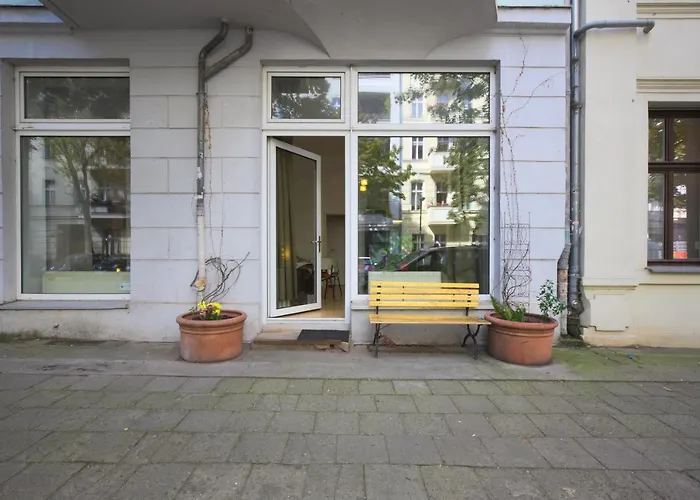 Altbauwohnung Mit 3 Baedern *