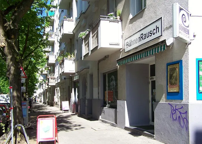 Altbauwohnung Mit 3 Baedern شقة *